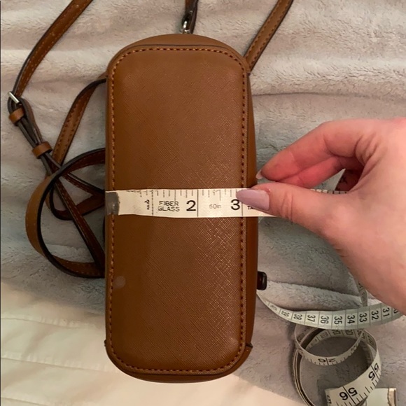 Guess purse - Picture 9 of 10